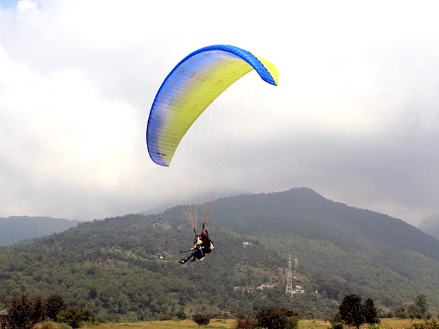 Paragliding in Shimla